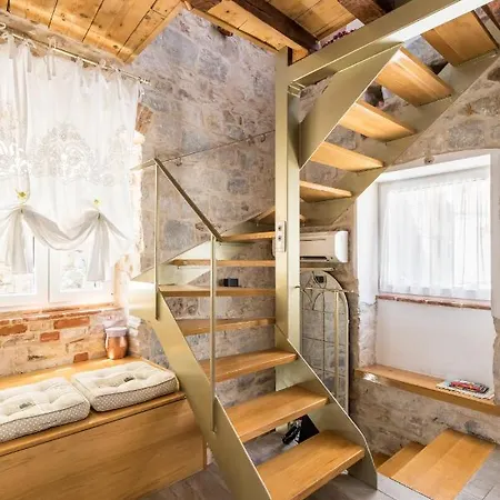 Kaleta Little House Apartamento