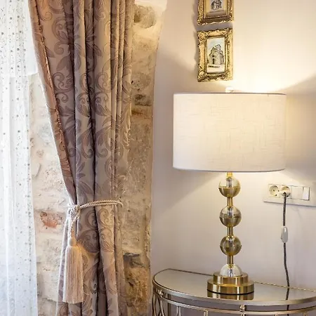 Apartment Kaleta Little House *
