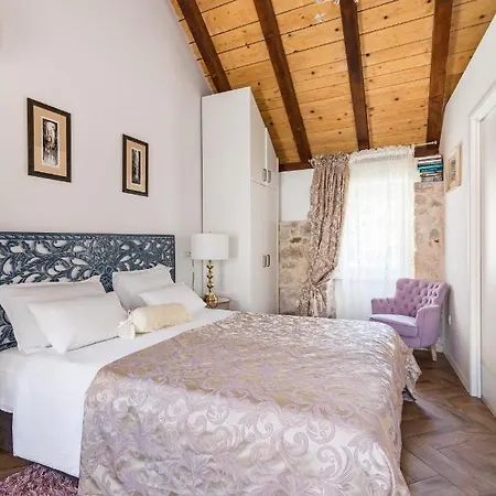 Apartment Kaleta Little House